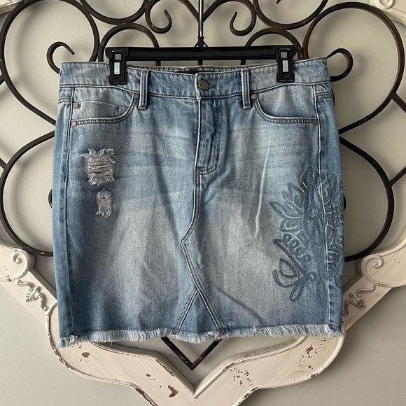 Liverpool Dresses & Skirts - Women’s Liverpool Brand Embroidered Distressed Denim Skirt